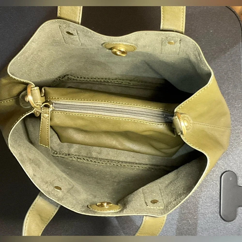 Vegan Lg Bucket Crossbody Bag with Smaller interchangeable nesting bag VGC Pre❤️ - Picture 4 of 13